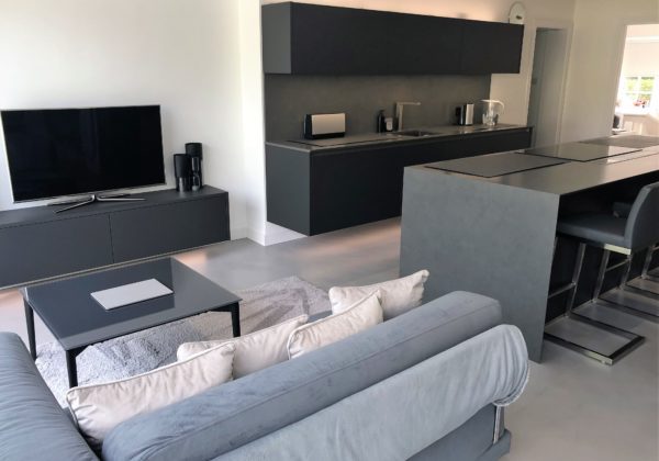 Witness Nikki Sutton's kitchen transformation. Explore her stunning design and attention to detail.