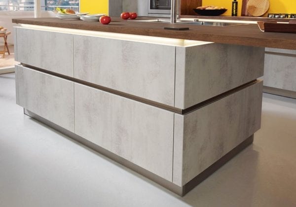 modern traditional kitchens with quartz countertops