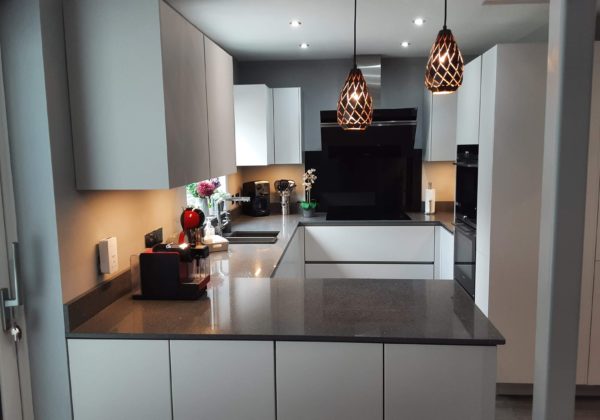 Step into Michael and Yolanda's kitchen journey. Discover their stunning design and attention to detail.